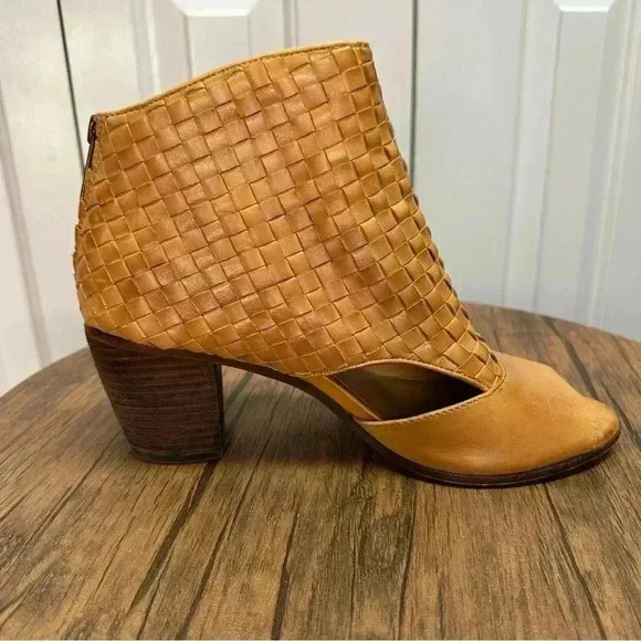 Patricia Nash Rosetta Peep-Toe Ankle Boots Italian Leather Tan Brown Size 10 - Picture 2 of 16